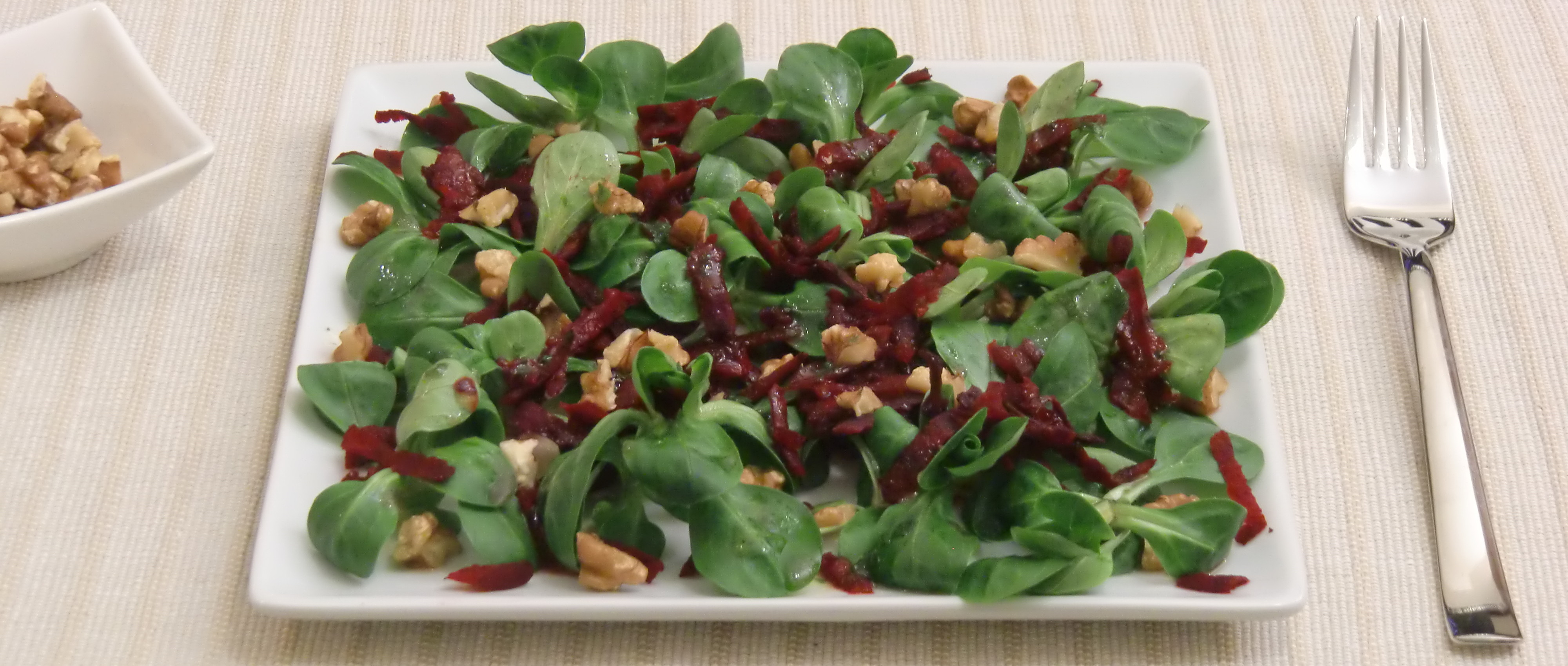 Veganes Gedankenfutter » Feldsalat mit Rote Bete und Walnüssen