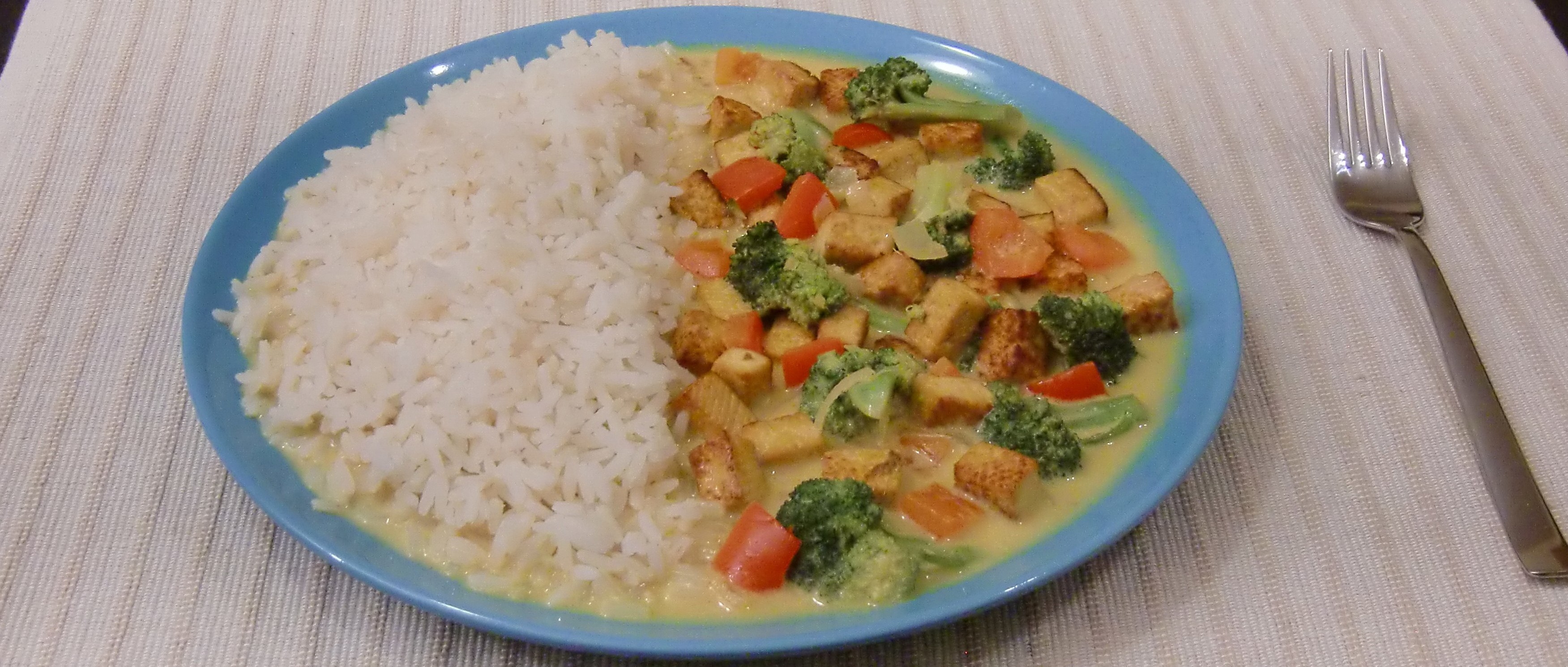 Veganes Gedankenfutter » Tofu-Gemüse-Curry mit Reis