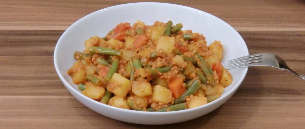 Veganes Gedankenfutter » Kartoffel-Bohnen-Topf mit Sojahack und Paprika